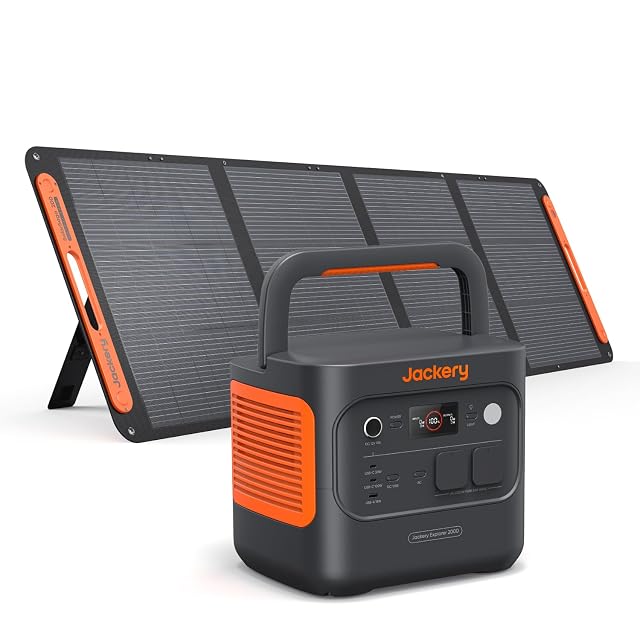 Station d'énergie Jackery Explorer 2000 v2 avec un panneau solaire pliable de 200 W derrière elle